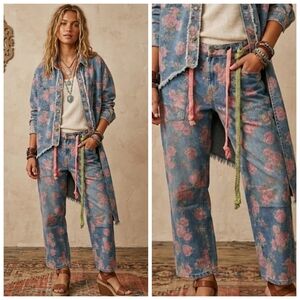 Floral Print Denim Washed Barrel Jeans